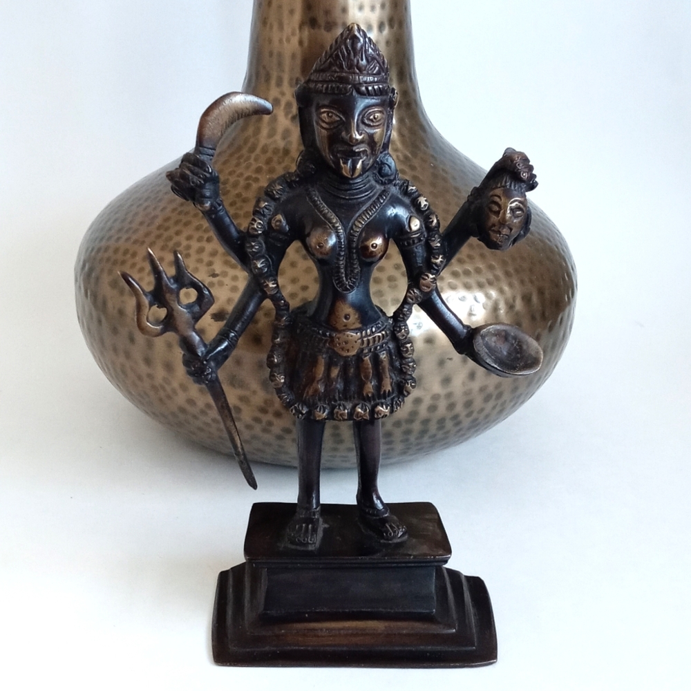 Very Rare & Unique Antique Bronze-Toned Multi-Armed Statue Figurine 8 1/2” Tall - Picture 10 of 12